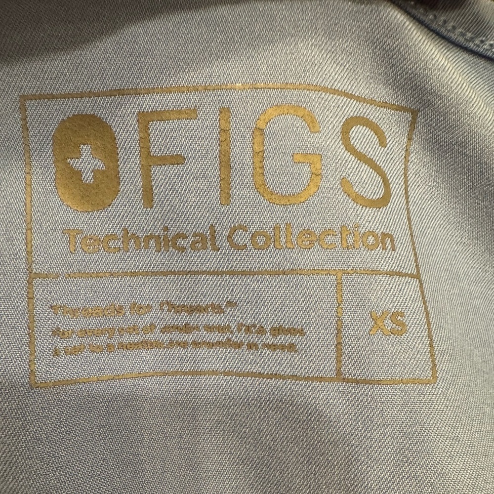 FIGS Technical Collection Women’s Scrub Top – Ceil Blue (XS) - Picture 4 of 5